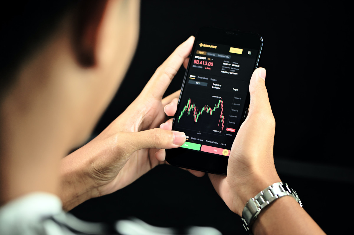 Overview of the Best Trading Platforms in UAE for Swing Trading