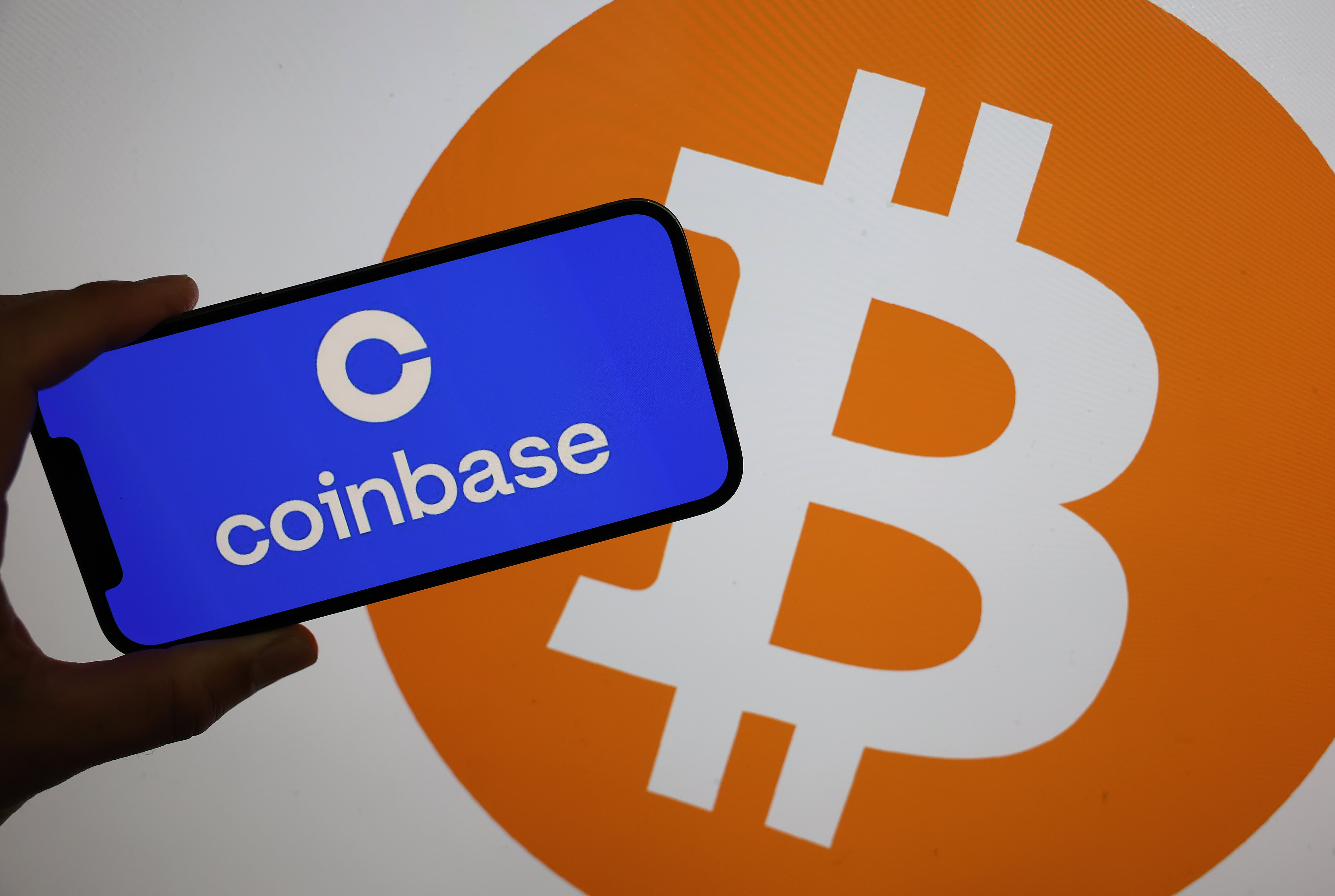 Don't assume Coinbase's stock will benefit from the bitcoin ETF, analysts say | Morningstar