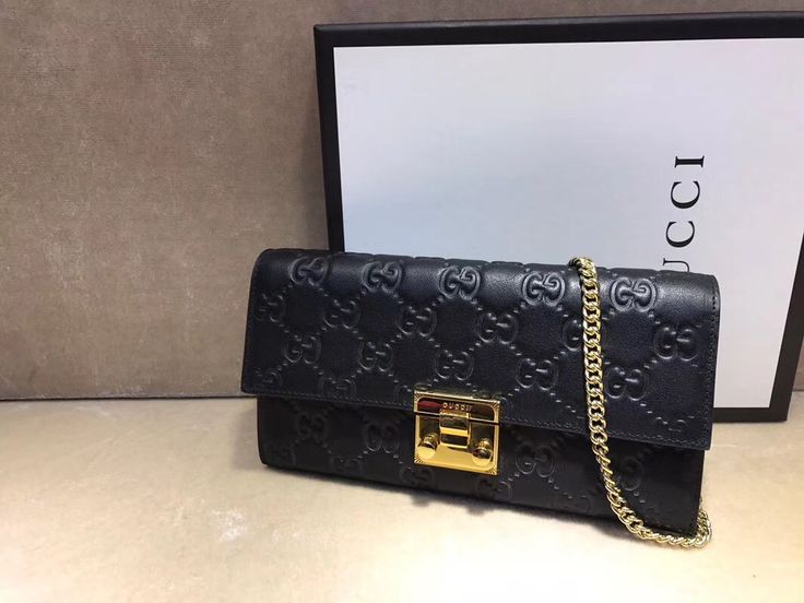 Gucci GG Supreme Monogram Black Padlock Continental Chain Wallet – Queen Bee of Beverly Hills