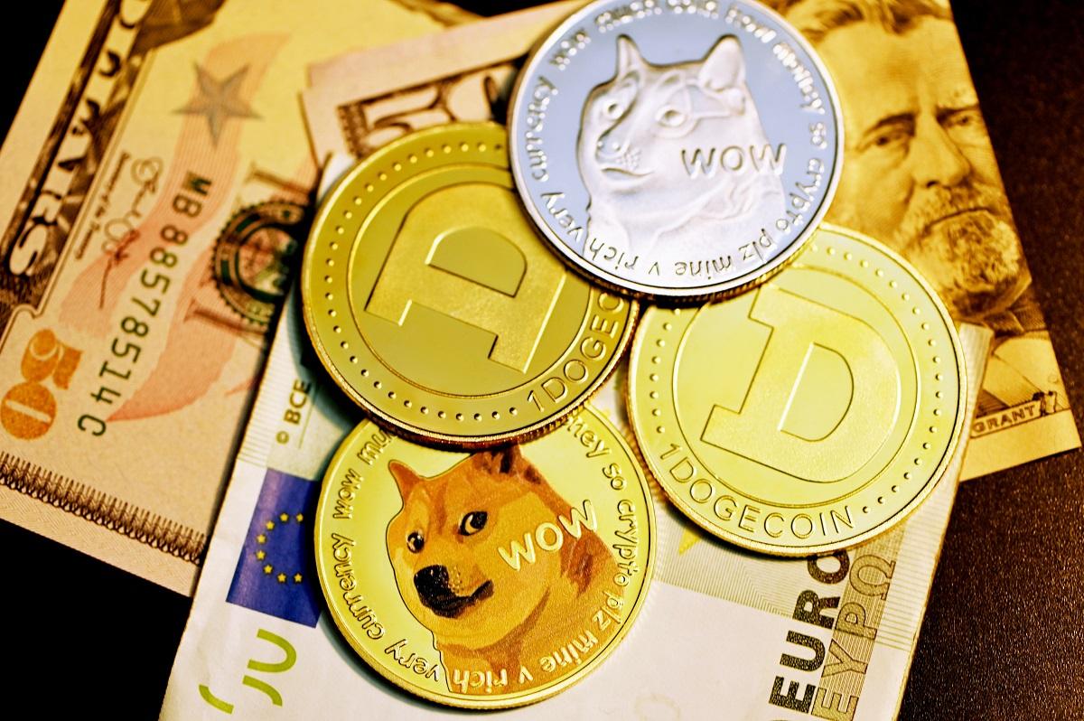 Convert 10, Dogecoin to Canadian Dollar