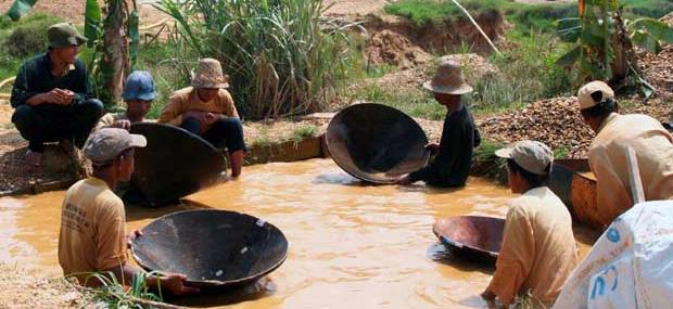 Kalimantan: Cempaka Diamond Mine, Martapura - Image Earth Travel