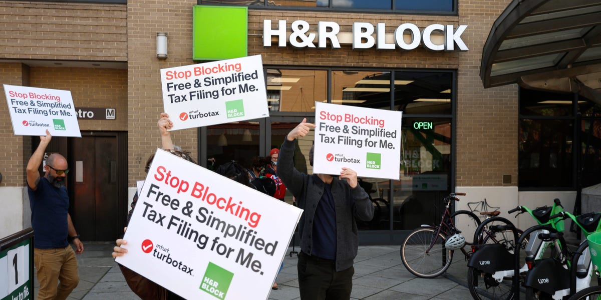 TurboTax, H&R Block Spend Big Bucks Lobbying for Us to Keep Doing Our Own Taxes