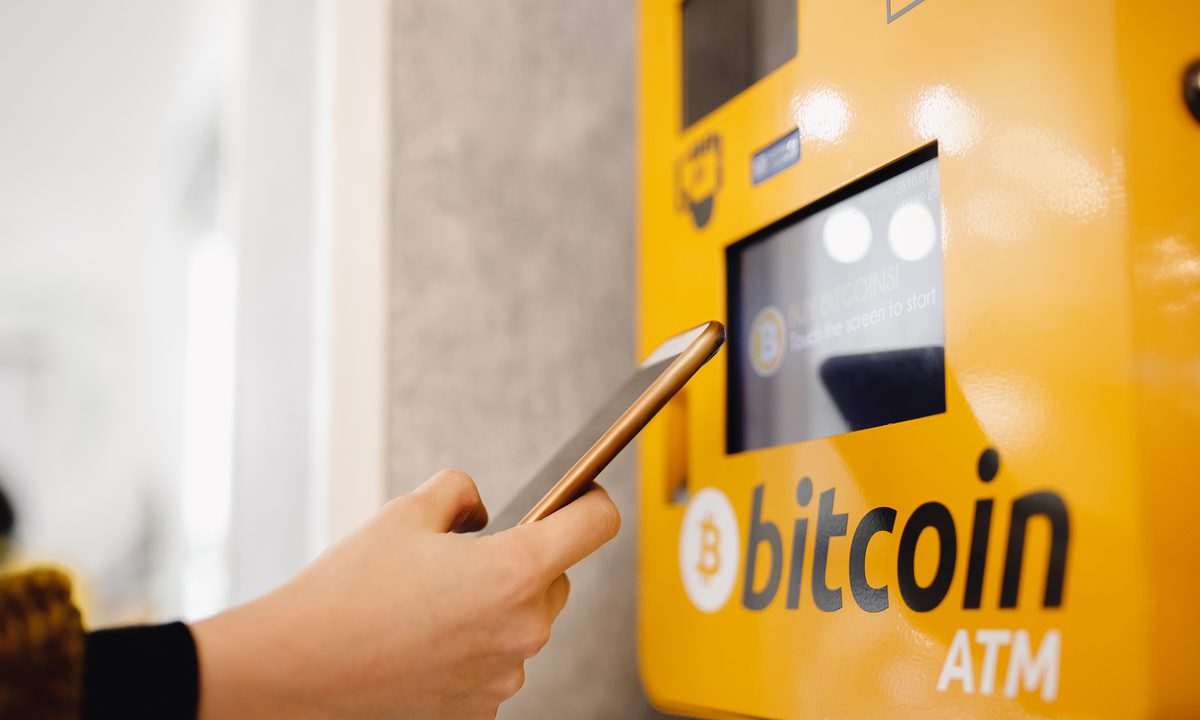 Walmart allowing some shoppers to buy bitcoin at Coinstar kiosks | Reuters