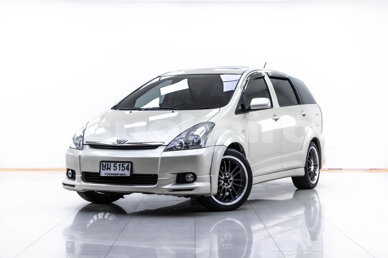 Buy used toyota wish white car in nadi in western - bulacars