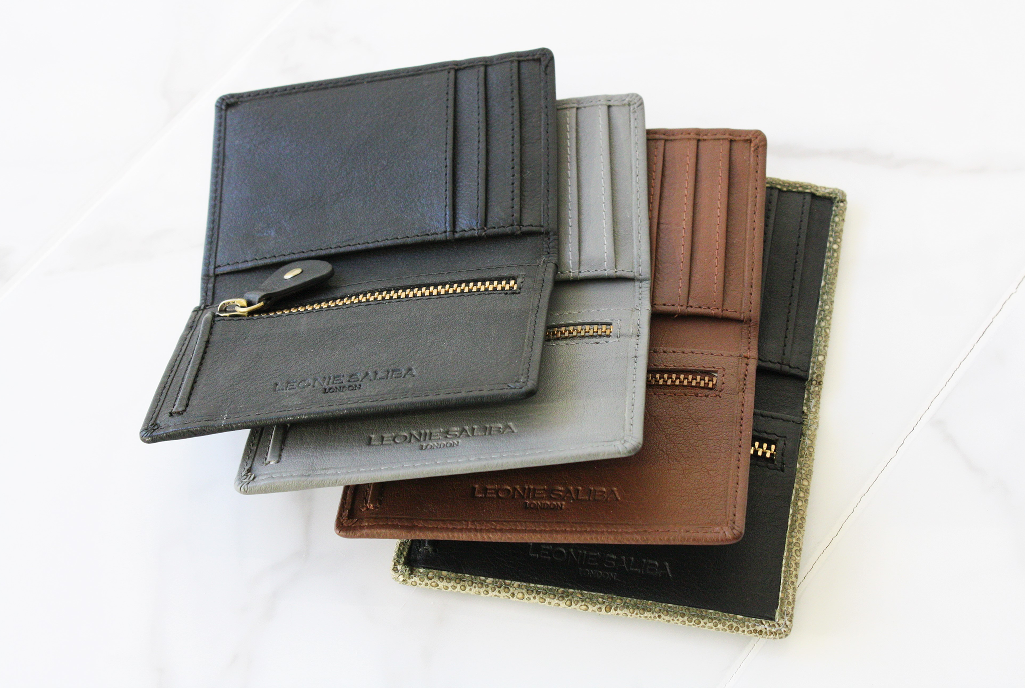 8 Card Coin Wallet | Black Small Classic Grain | Men | Mulberry