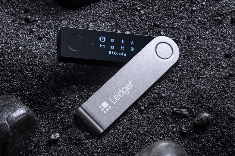 Ledger Stax Review: Is The Touch-Screen BTC Wallet Worth $?